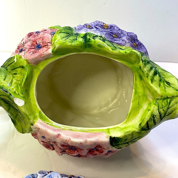 PREOWNED WORLD BAZAAR INC 3D HAND PAINTED TEA POT SMALL IMPERFECTION ON HANDLE - Picture 8 of 9